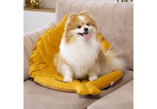 Mr.Kranch / Лежанка Мистер Кранч для животных Листочек двусторонняя с имитацией кожи Охра